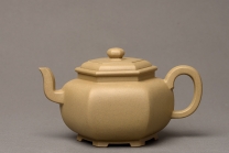 紫砂壶图片：优质本山段 型制精进 全手六方华樽 方器经典 俊秀耐品~工精 - 美壶网