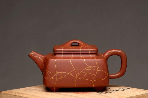 顾文君紫砂壶 优质底槽青 冰纹魅力~沉稳之作 全手金律四方 真金装饰 原矿底槽清