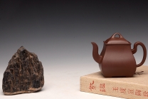 紫砂壶图片：于洪跃原创作品 线条流畅 做工精致 全手四方宫樽  - 美壶网