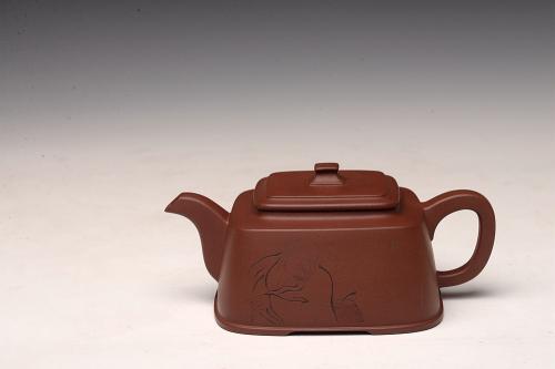 于洪跃紫砂壶 于洪跃全手新品 丙申春 稳重大方 矮四方 游心堂装饰 原矿底槽清