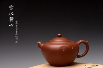 紫砂壶图片：于洪霞丙申春作品 飘逸出尘 雅致 全手云水禅心 出水如注 - 美壶网