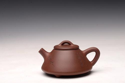 泓渝山房紫砂壶 摹古清味~ 鸿渝山房新品 美壶特惠 茶人最爱 拙味石瓢 助工文涛装饰 原矿紫泥