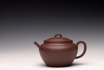 紫砂壶图片：詹黎明全手新作 古朴稳重 线条清晰流畅 颇具个性 陶瓮二 做工精致 - 美壶网