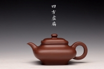 紫砂壶图片：何卫枫全手新品  型正耐品~ 原矿底槽青  全手虚扁四方  - 美壶网