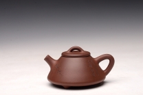 紫砂壶图片：摹古清味~ 鸿渝山房新品 美壶特惠 茶人最爱 拙味石瓢 助工文涛装饰 - 美壶网