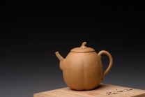 紫砂壶图片：姜建荣全手作品 硕果二 古拙有趣 秀气可人 - 美壶网