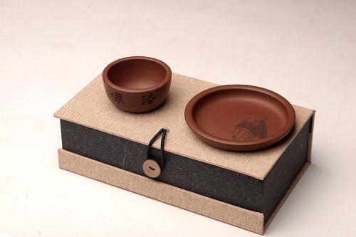 施盛溢-游心堂紫砂壶 精品紫砂杯 用料做工考究 游心堂主人精刻 送礼自用均佳 仅6套 原矿清水泥