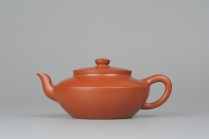 紫砂壶图片：精品朱泥全手工折肩加刹凹成型汉扁 作品老辣 老味十足 - 美壶网