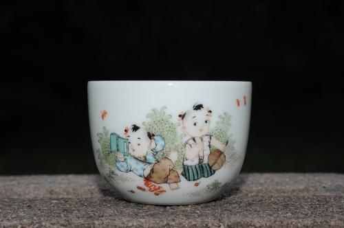 古月山房紫砂壶 双童子读小人书扇扇子 景德镇主人杯 