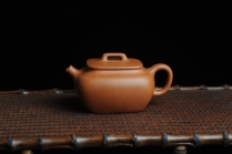 紫砂壶图片：美壶回馈 特惠小四方 一捺底 非常油润的降坡泥 - 美壶网