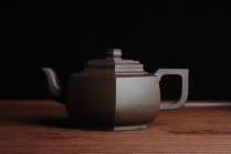 紫砂壶图片：美壶特惠 精致全手工六方雪华 泥料超好 - 美壶网