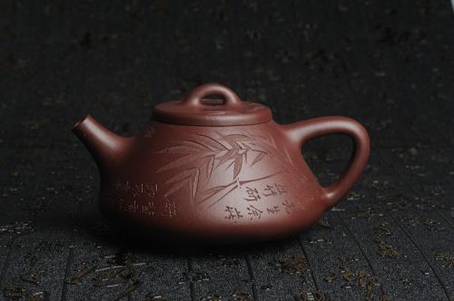 周小培紫砂壶 油润底曹青 全手工精品摹古老子冶石瓢 骨肉匀挺 清茗堂助工文气装饰板桥竹 文人风骨尽显 原矿底槽清