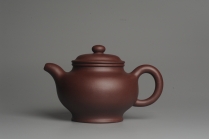 紫砂壶图片：实力派杨欣橙老师全手工紫茄泥大亨掇只 深得其味 泥料灰常油润 - 美壶网