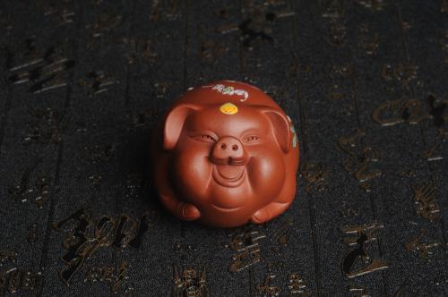 美壶定制紫砂壶 美宠特惠 精工点彩仙桃 圣桃 福气猪茶宠长7cm宽6cm高5cm 原矿清水泥