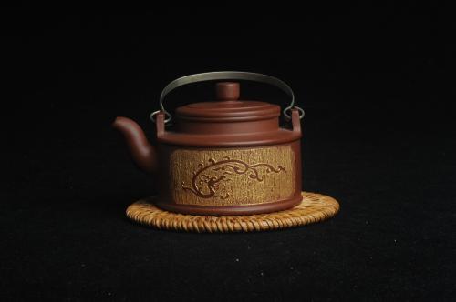 陈苏平紫砂壶 美壶特惠 优质红清水泥精致宫廷直汲提梁 提梁为纯银材质 原矿清水泥