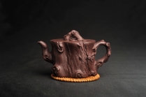 紫砂壶图片：潜力股唐老师 全手工精致老紫泥松桩壶 肌理丰富生动 期待与您结缘 - 美壶网