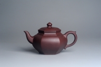 紫砂壶图片：实力派张海艳全手工纯色底曹青六方笑樱壶 做工灰常精致 气韵流畅 - 美壶网