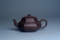 紫砂壶图片：美壶特惠 潜力股凌晨老师 精致紫泥全手工六方君德壶 期待与您结缘 - 美壶网