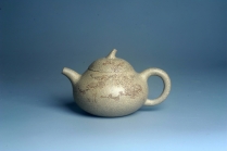 紫砂壶图片：实力派工艺师周斌 极品芝麻段泥 全手工茄瓜壶 装饰墨梅特文气 - 美壶网