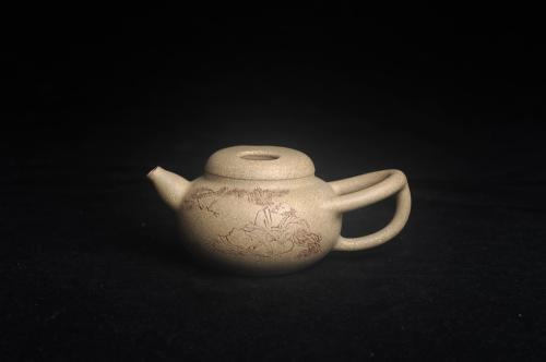 周斌紫砂壶 实力派工艺师周斌 极品芝麻段泥 原创全手工牛韵壶 松涛烹雪醒诗梦 竹院浮烟荡俗尘 芝麻段