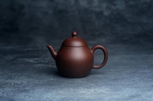 美壶定制老师紫砂壶 美壶特惠 90年代铁砂老紫泥传统老工艺摹古打造 油性十足 铁质丰富 手工摹古梨形壶 独孔 已加过滤网 原矿紫泥