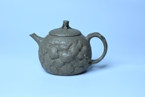 紫砂壶图片：美壶特惠 特好老青段泥云松供春壶 茶人醉爱 - 美壶网