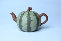 紫砂壶图片：美壶特惠 精致西瓜紫砂壶 茶人醉爱 - 美壶网