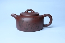 紫砂壶图片:潜力股周小培老师 4号井深井红皮龙 全手工过桥井栏壶 装饰人物特文气 - 美壶网