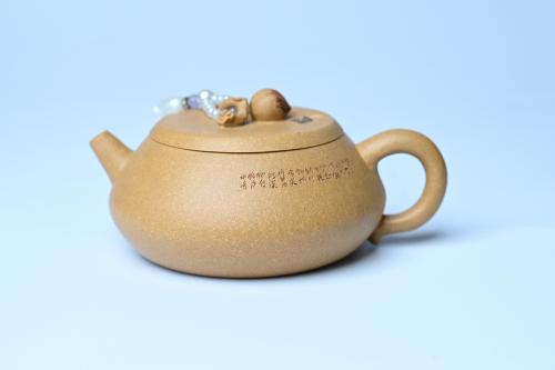 美壶定制老师紫砂壶 美壶特惠 特好黄龙山段泥香桃壶 桃和叶特灵动 仿生佳作 黄金段