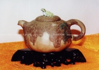 紫砂壶图片：树蛙银杏壶 - 美壶网