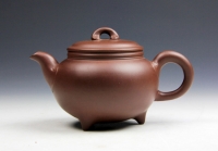 紫砂壶图片：【三足如意壶】320cc 珍藏原矿老紫泥 - 美壶网