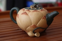 紫砂壶图片：荷花壶 - 美壶网