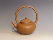 紫砂壶图片：太虚提梁（本山绿泥） - 美壶网