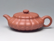 紫砂壶图片：菱花扁古 原矿小红泥  780cc - 美壶网