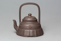 紫砂壶图片：裙花提梁 - 美壶网