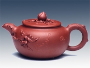 紫砂壶图片：五福寿桃第七届中国工艺精品展银奖 - 美壶网