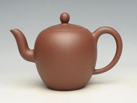 张佩紫砂壶 美人肩   泥料：紫泥  容量：300cc 