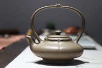 紫砂壶图片：出尘 - 美壶网