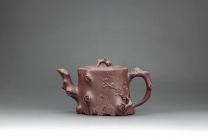 紫砂壶图片：凌梅壶（黄龙山原矿紫泥） - 美壶网