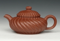 紫砂壶图片：月亮弯朱泥筋囊 - 美壶网