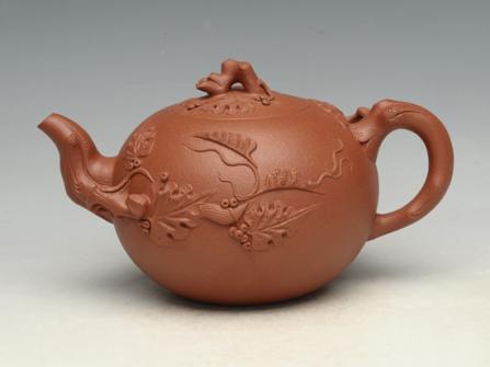 严志军紫砂壶 松鼠葡萄   泥料：原矿降坡泥  容量：500cc 