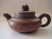 紫砂壶图片：绞泥狮登 - 美壶网