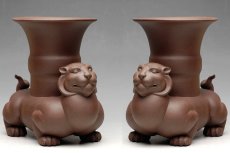 紫砂壶图片：龙生九子 之貔貅樽  单 辟邪花瓶 笔筒 - 美壶网