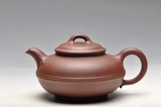 紫砂壶图片：手工如意纹 老拼紫 如意线圆 实用精品 - 美壶网