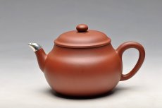 紫砂壶图片：包银全手鸣远梨式 风姿绰约 优质地槽青 - 美壶网