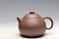 紫砂壶图片：古朴神韵 清雅圆融 全手老味文旦 紫泥调砂 - 美壶网