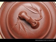 紫砂壶图片：羊脂紫泥 精神 贴叶细腻挺拔 双线竹鼓 - 美壶网