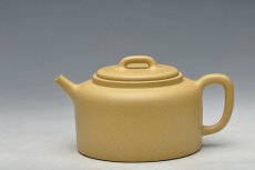 紫砂壶图片：矫健有力 素雅简练  全手井泉 - 美壶网