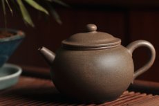 紫砂壶图片：拙朴古雅 传统耐品 杀茶利器 全手拙古 - 美壶网