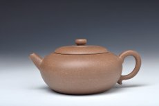 紫砂壶图片：古朴沉静 可玩 全手适泉 - 美壶网